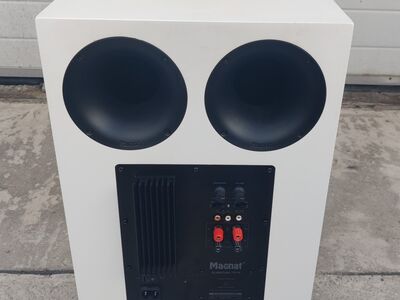 Magnat Quantum Sub 731 A  aktiiv subwoofer