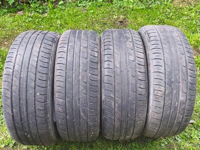 Suverehvid Falken 215/60 R16.