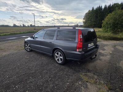 Volvo V70 2.4