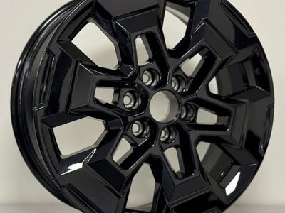 NISSAN OEM uued valuveljed 18" 6x114,3