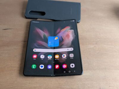 Samsung Galaxy Z Fold 3 5G (256GB / 12GB RAM)
