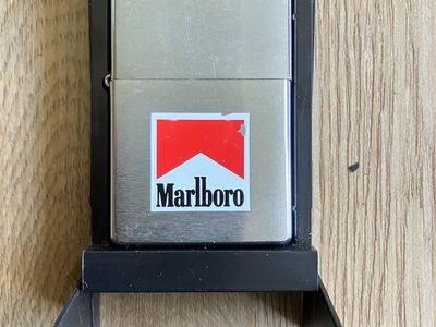 Originaal Zippo Marlboro – USA – originaalkarbiga