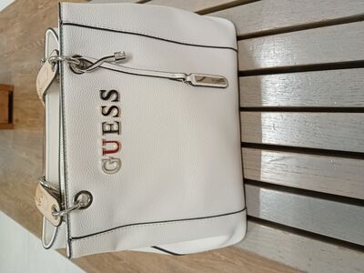 Guess kott