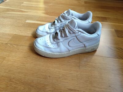 Nike Air Force 1 tossud naistele, 38.5