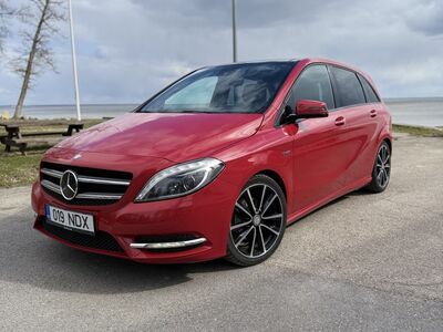 Mercedes-Benz B 200 1.8 100kW 2012a