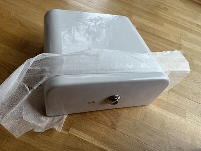 Uus Duravit WC-poti loputuskast, valge