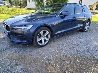 Вольво V60 2022