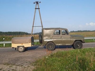 UAZ 469 koos Zubrjonok haagisega