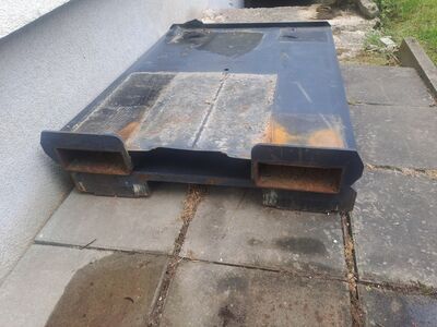 Metallist alus 82x103cm