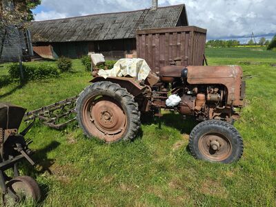 Traktor DT-20