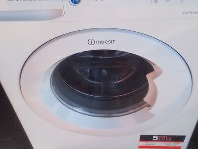 INDESIT pesumasin
