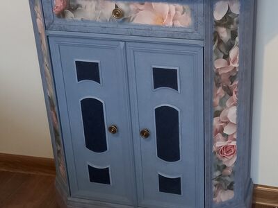 Väike kapp 72x67x25