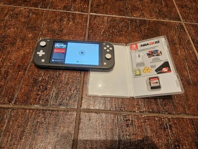 Nintendo Switch Lite + Game