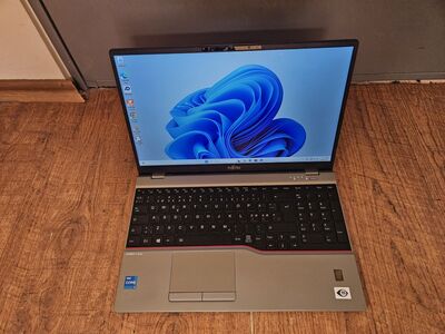 Fujitsu Lifebook U7511
