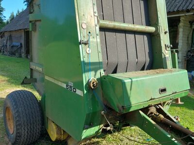 John Deere 550 heinapress