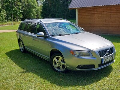 Volvo V70 Summum 2.4 D5 136kW