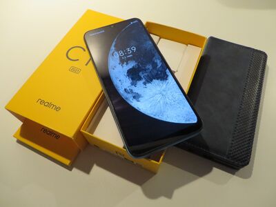 Realme C11  32/2GB,  2021 + uued kaaned