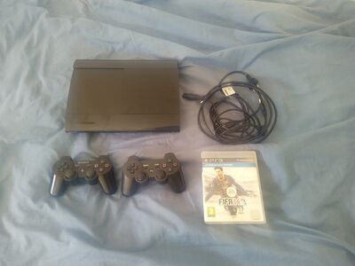 PS3 Ultra slim 500Gb + 2 pulti ja FIFA 14 mäng