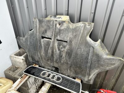 Audi 80 B4 mootori põhjakate