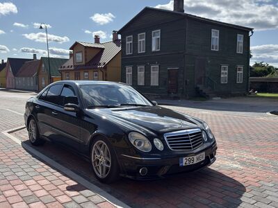 Mercedes-Benz E220 AMG