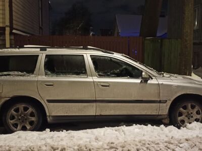 VOLVO V70/S60 ESITIIVAD