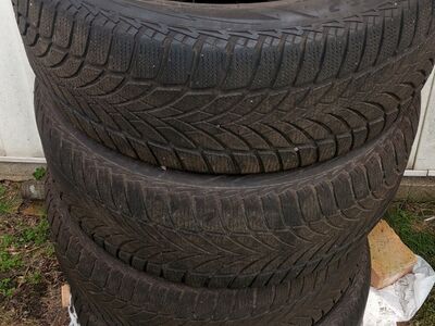 Goodyear ultragrip ice 2  245/45 r19