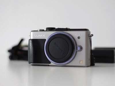Legendaarne Lumix GX1, uueväärne