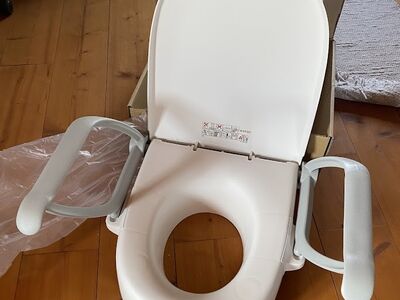 Etac Cloo WC kõrgendus / käetugedega või ilma