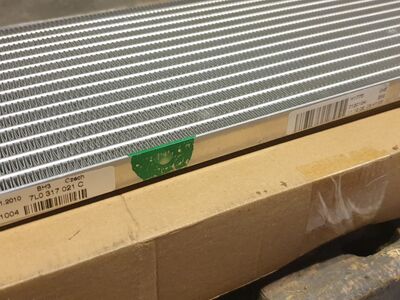 Audi Q7 2007- 2014 õliradiaator  Behr, UUS