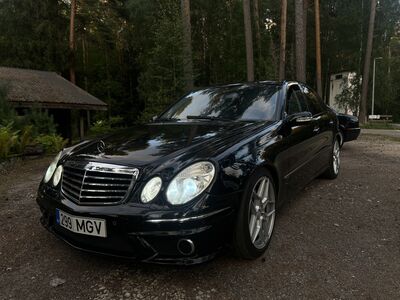 Mercedes-Benz E220 AMG