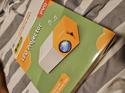 Mini kaasaskantav LED-projektor