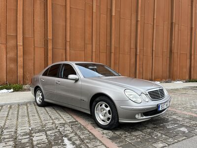 Mercedes-Benz E240 Avantgarde 4Matic