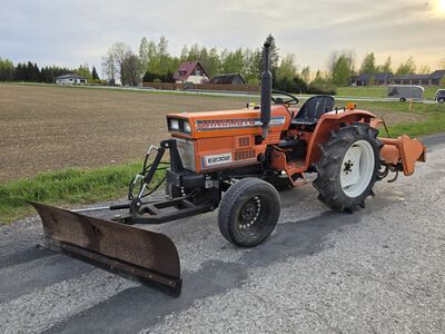 Traktor KUBOTA/HINOMOTO E2302 + sahk ja frees