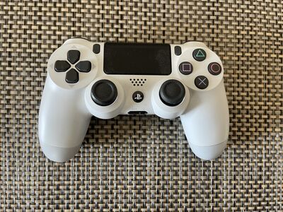 PlayStation 4 pult