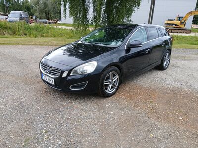 Volvo V60 MOMENTUM 2.0 D 120kW 2011A