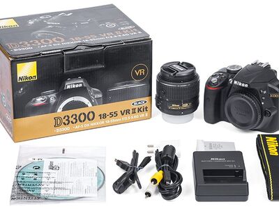 Nikon D3300 + 18-55mm VR II Kit, must