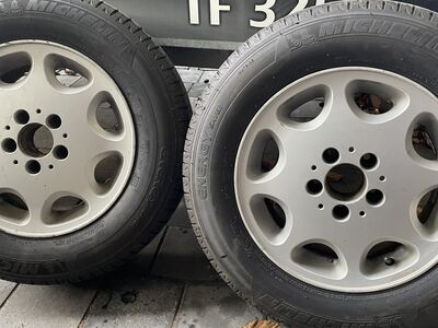 ORIGINAAL MERCEDES-BENZ W126/C126 VALUVELJED