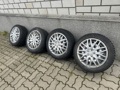 Nokian Hakkapeliitta 4 (205/50/16) + plekkveljed