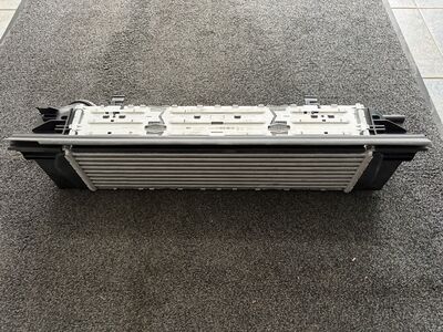 Bmw vahejahuti/intercooler