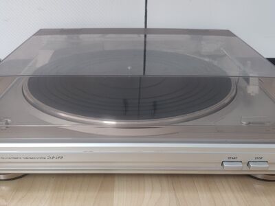 Denon DP-29F Turntable