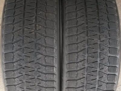 Lamellrehvid Bridgestone Blizzak 235/35 R19, 2tk
