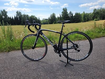 Specialized Amira täis süsinikraamiga