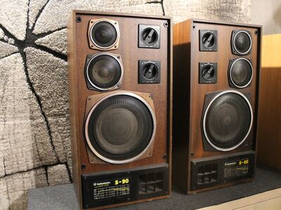 Radiotehnika S-90 Koos võimendiga