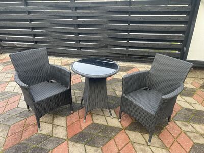 Aiamööbel 2 tooli ja laud