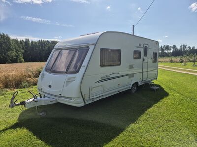 Haagissuvila Sterling Eccles Sapphire +  moover