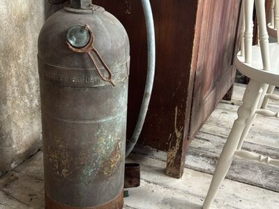 MÜÜA VANA SAKSA VINTAGE TULEKUSTUTI / suur