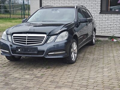 MERCEDES-BENZ E 200 Varuosadeks