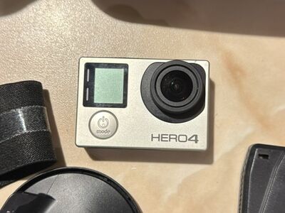 Go pro Hero 4 + palju lisatarvikuid + 2 akut