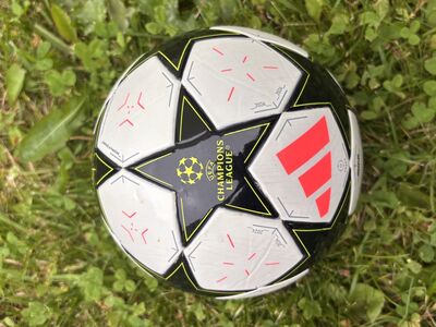 Adidas jalgpall suurus 1