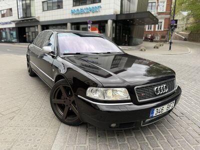 M:AUDI A8 4.2